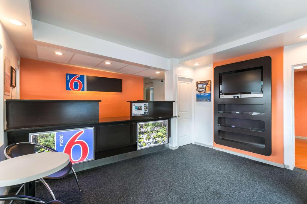 Motel 6-Missoula MT - University - image 5