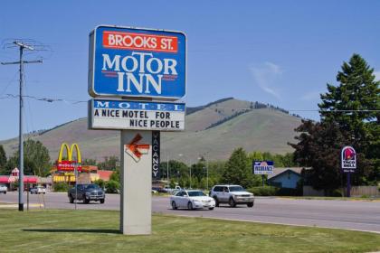 Brooks St. Motor Inn - image 12