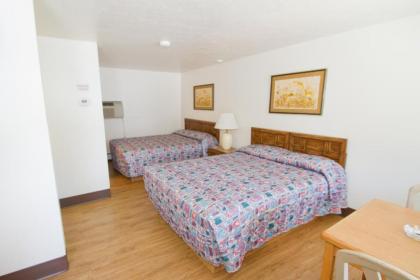 Brooks St. Motor Inn - image 13