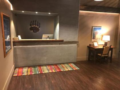 Days Inn and Suites by Wyndham Downtown Missoula-University - image 3