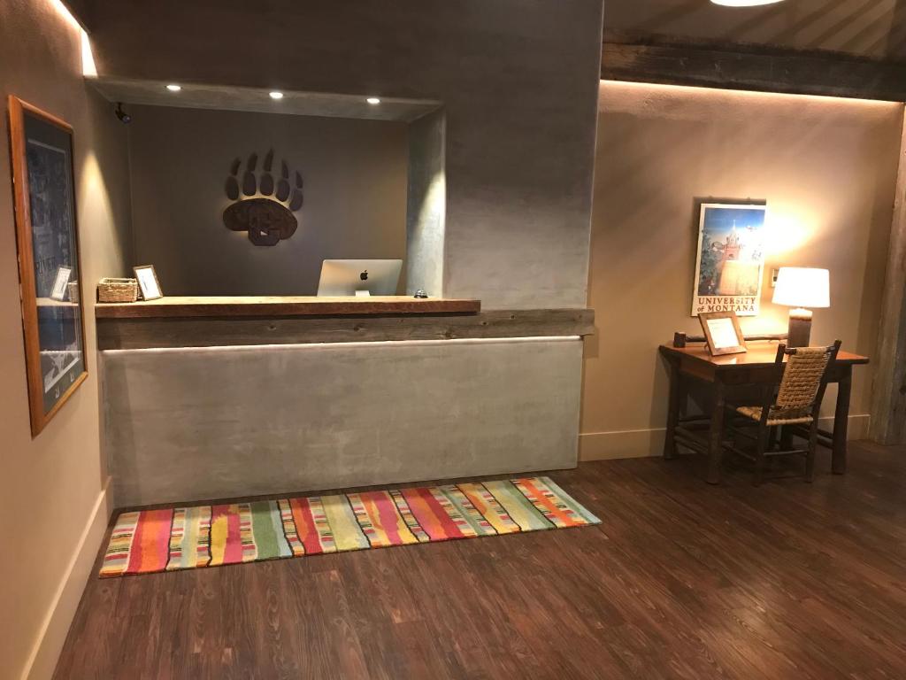 Days Inn and Suites by Wyndham Downtown Missoula-University - image 3