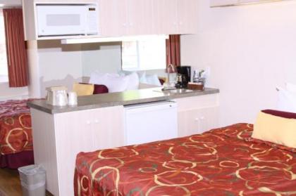 River Canyon Lodge - image 2