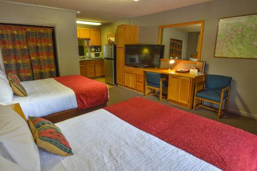 Rustic Inn - main image
