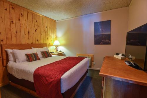 Rustic Inn - image 4