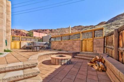 Bella Casa Retreat   Entire home moab Utah