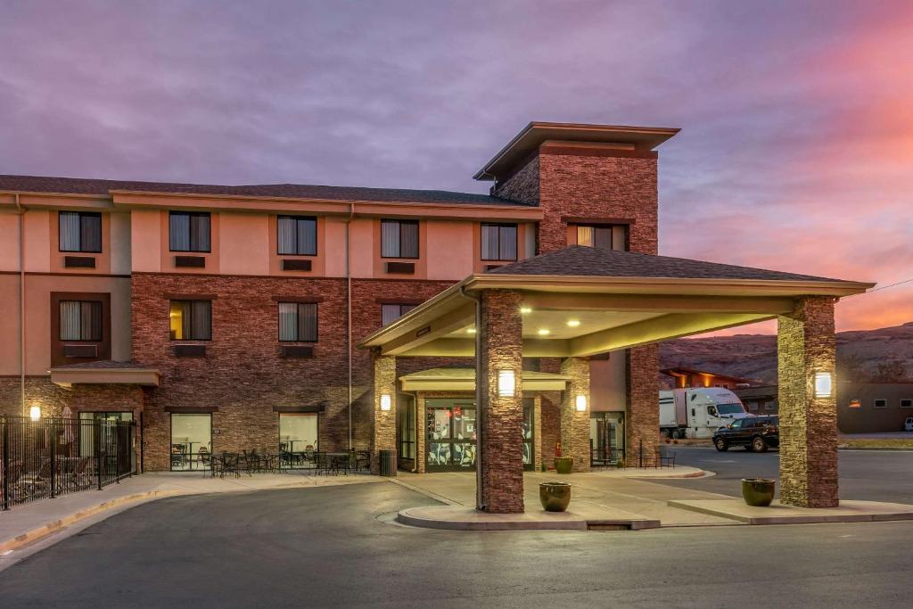 Sleep Inn & Suites Moab near Arches National Park - main image