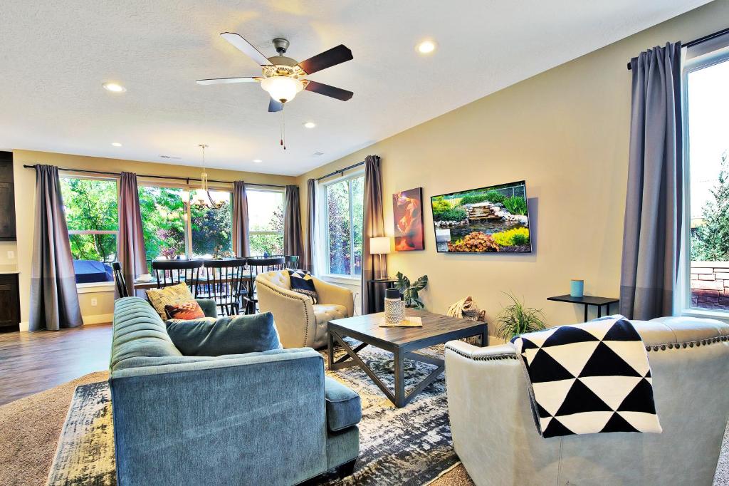 Pet Friendly Flexible 96 Hour Cancellation Policy Free Bikes - Entrada 590 - main image