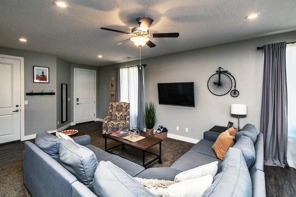 Pet Friendly Flexible 96 Hour Cancellation Policy Free Bikes - Entrada 594 - main image