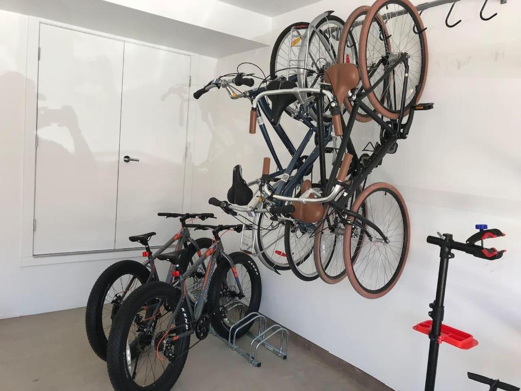 Pet Friendly Flexible 96 Hour Cancellation Policy Free Bikes - Entrada 594 - image 2