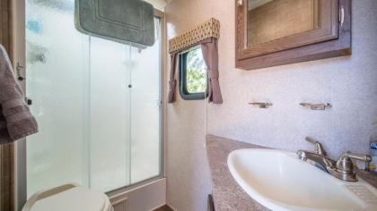 Outdoor Experience Glamping Trailer OK36 - image 34