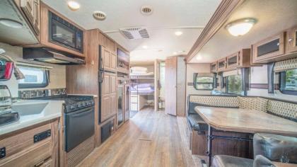 Outdoor Experience Glamping Trailer OK36 - image 36