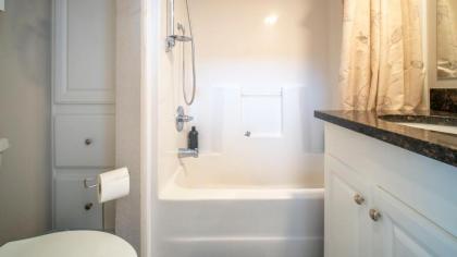 FunStays Glamping Tiny House w Loft Site 7 - image 36