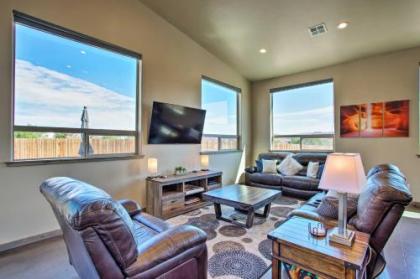 Upscale Moab Townhome with Hot Tub - 20 Min to Arches - image 2