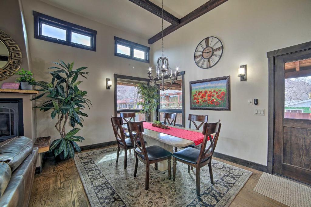 Moab Getaway with Ample Parking - Walk to Main Street - image 4