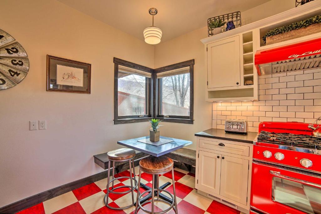 Moab Getaway with Ample Parking - Walk to Main Street - image 7
