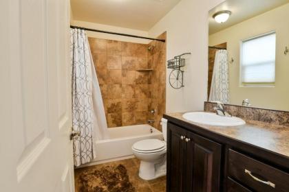RV16A4 - Moab Outdoor Haven - Newly built in 2019. Spacious 2 bed 2.5 bath