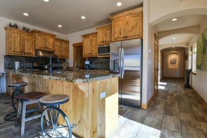 PR 16 - Luxury home with shared pool hot tub - image 10