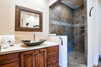 PR 16 - Luxury home with shared pool hot tub - image 14