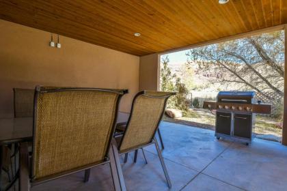PR 16 - Luxury home with shared pool hot tub - image 16