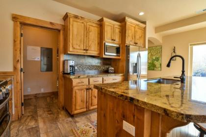 PR 16 - Luxury home with shared pool hot tub - image 2