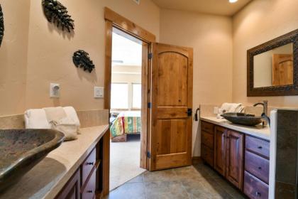 PR 16 - Luxury home with shared pool hot tub - image 8