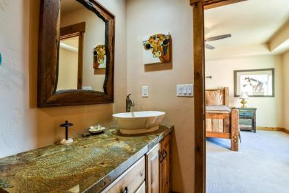 PR 16 - Luxury home with shared pool hot tub - image 9