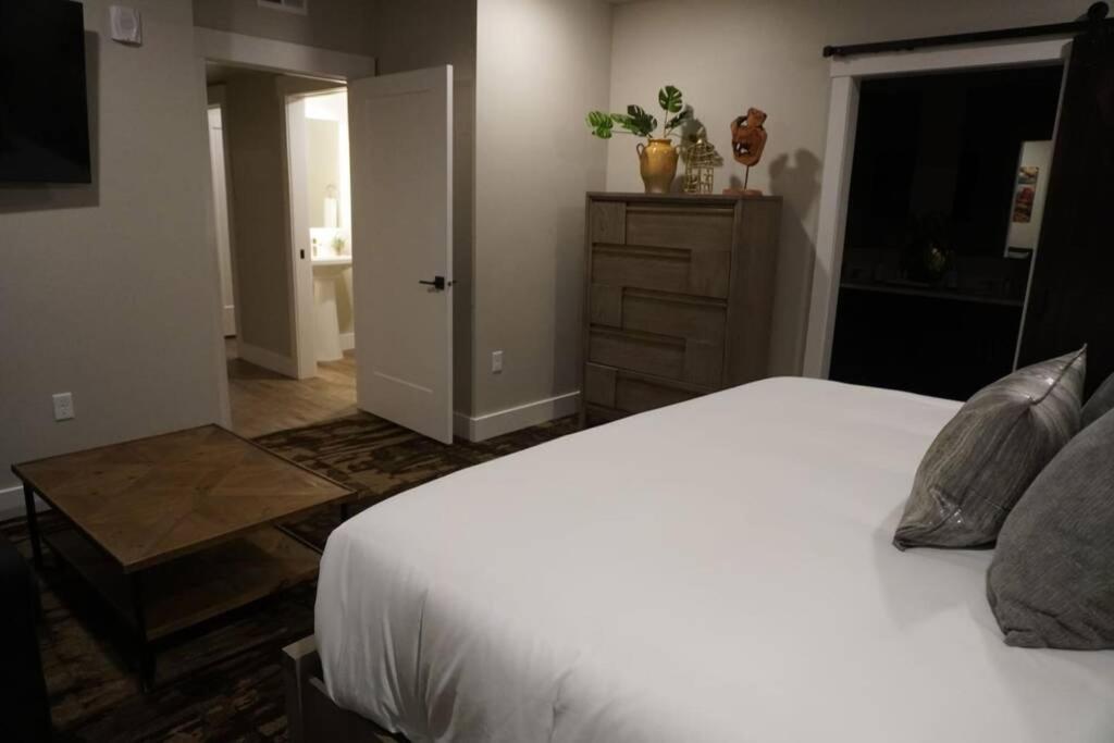 Courthouse Towers Haven at Sage Creek with Heated Pool - image 3