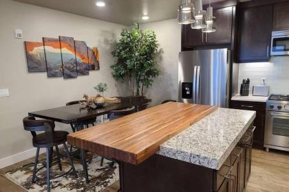 Landscape's Respite at Sage Creek with Heated Pool - image 9