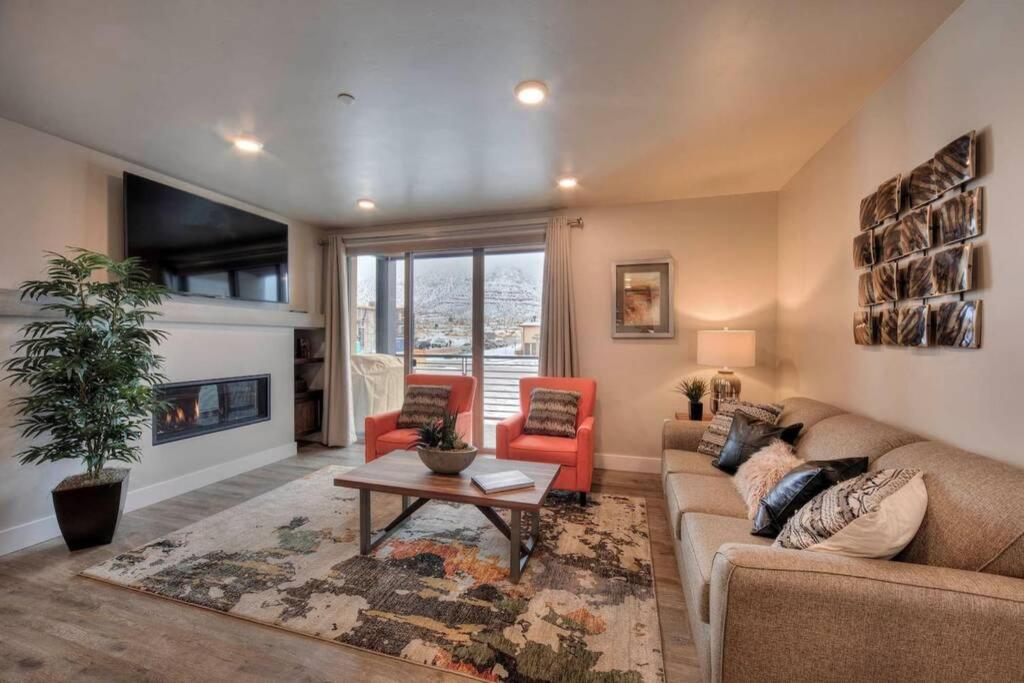 Sand Dune Oasis at Sage Creek with Heated Pool - main image