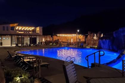 Balanced Rock Retreat at Sage Creek with Heated Pool - image 6