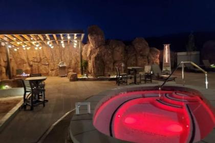 Balanced Rock Retreat at Sage Creek with Heated Pool - image 7