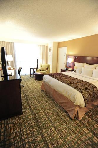 Mobile Marriott - image 5
