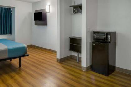 Motel 6-Mobile AL - image 5