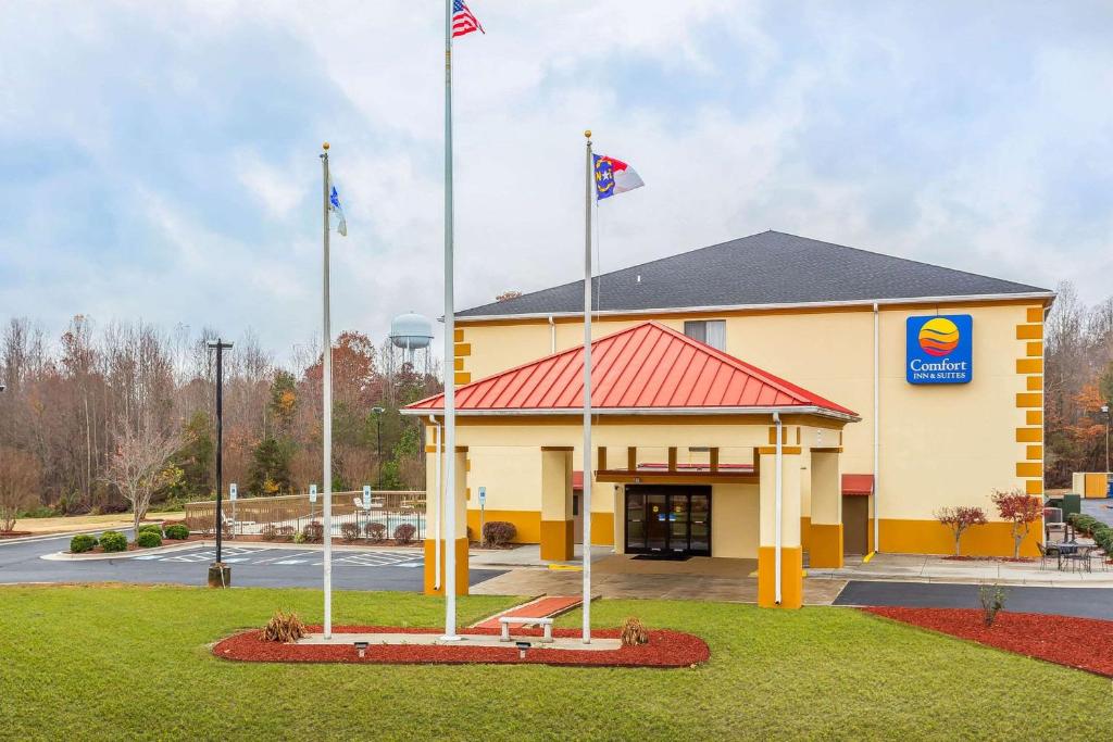 Comfort Inn & Suites Mocksville I-40 - image 2
