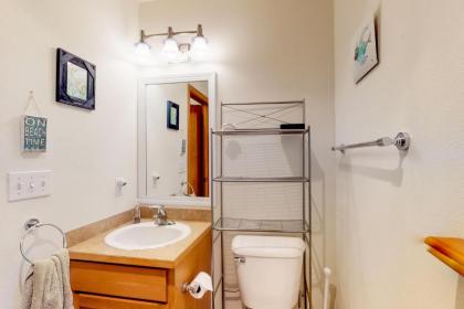 Blue Wave Cottage - image 9