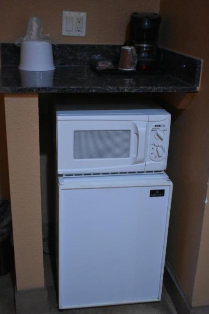 Apex Inn - image 11