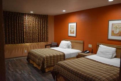Apex Inn - image 8