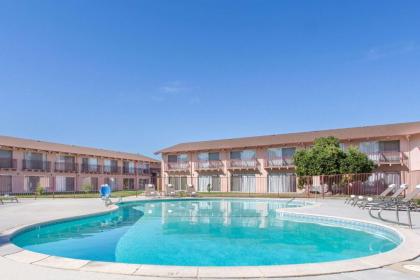 Days Inn by Wyndham Modesto - image 13