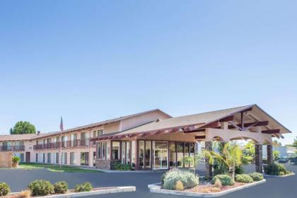 Days Inn by Wyndham Modesto - image 3