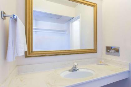 Days Inn by Wyndham Modesto - image 6