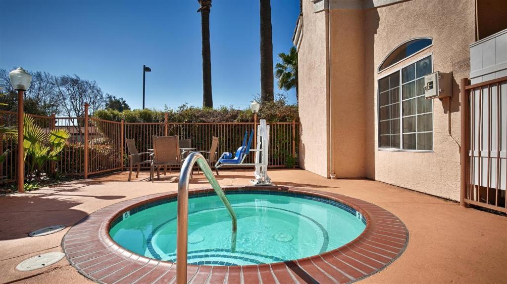 Best Western Palm Court Inn - image 3
