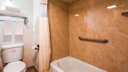 Best Western Town House Lodge - image 12