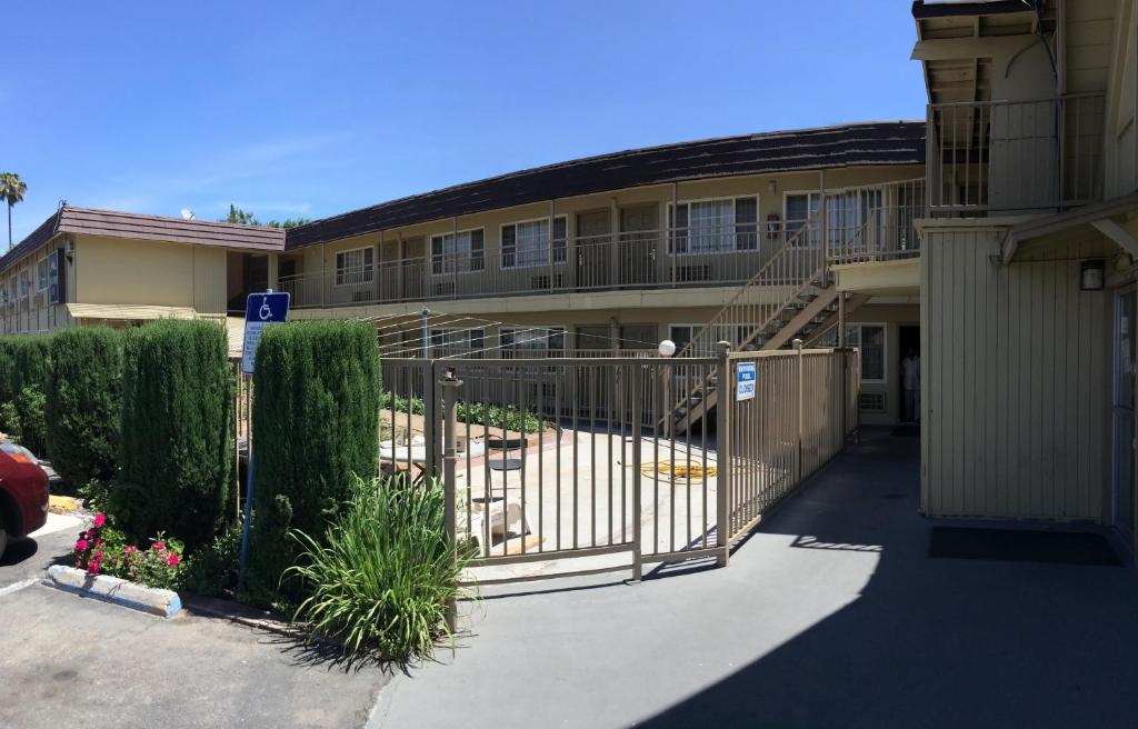 Discovery Inn - image 5