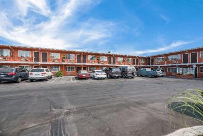 Rodeway Inn - image 7