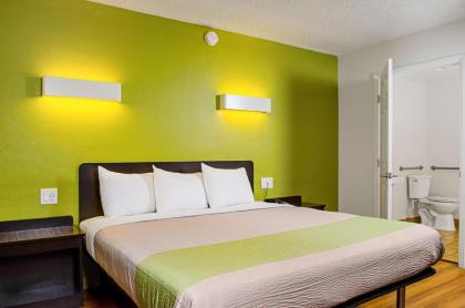 Motel 6-Modesto CA - Downtown - image 10