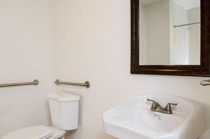 Motel 6-Modesto CA - Downtown - image 14