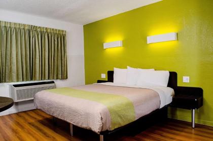 Motel 6-Modesto CA - Downtown - image 2