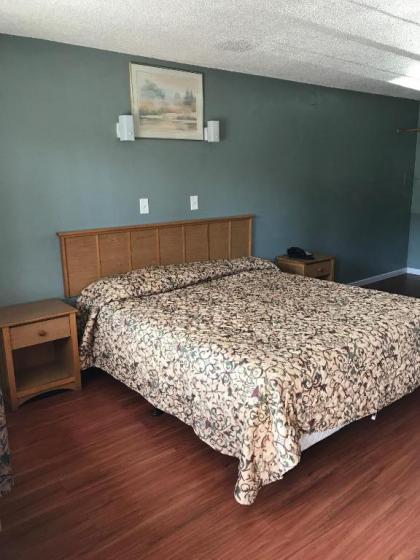 Economy Inn - image 15