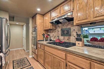 Deluxe Townhome with Deck 2 Mi to Downtown Modesto! - image 12