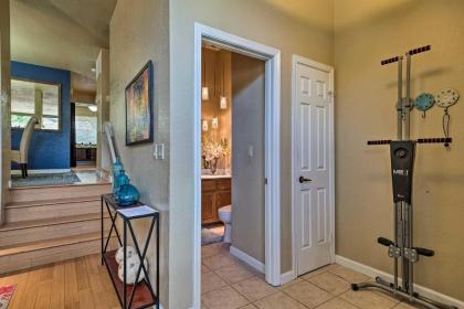 Deluxe Townhome with Deck 2 Mi to Downtown Modesto! - image 8